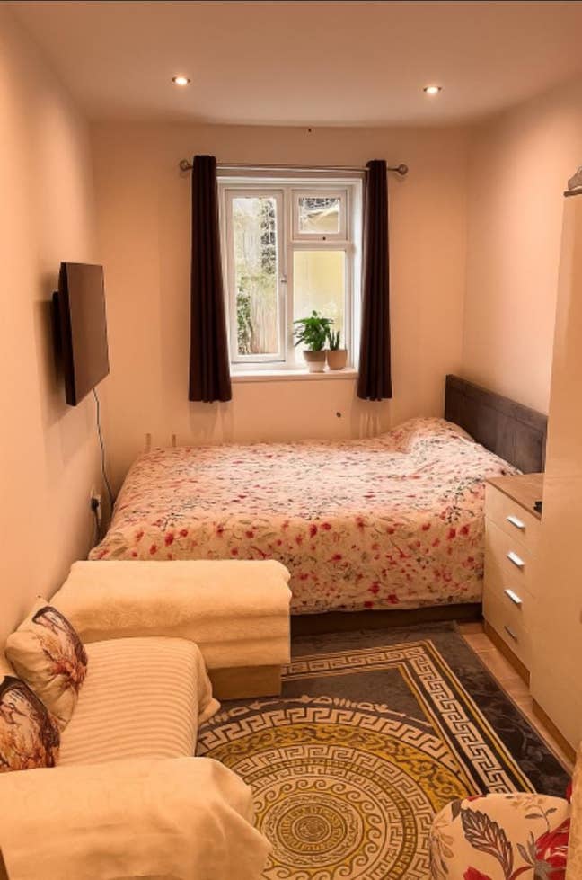 Huge Fully Furnished Studio with Private Entrance  Main Photo