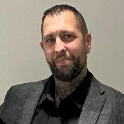 Professional Male seeks a double room Main Photo