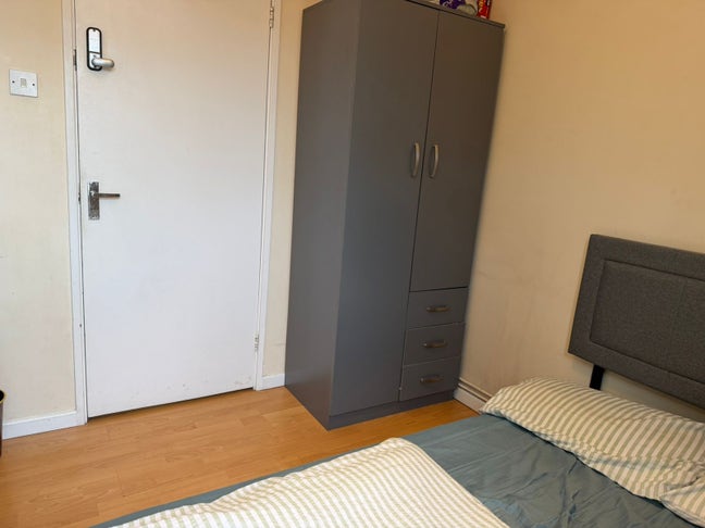 Room available  Main Photo