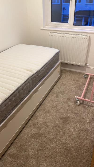 Newly refurbished house Main Photo