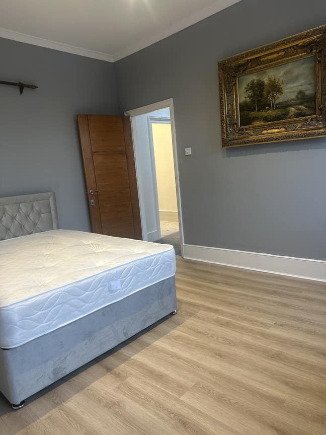 Spacious 4-Bedroom Flat - Venner Road SE26 Main Photo