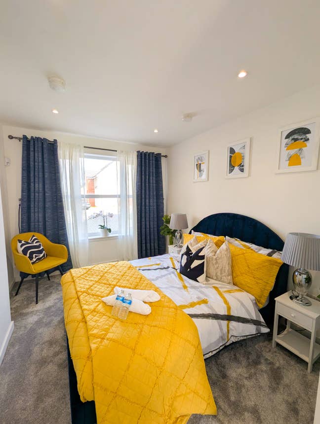 Ysquaredstudio  Main Photo