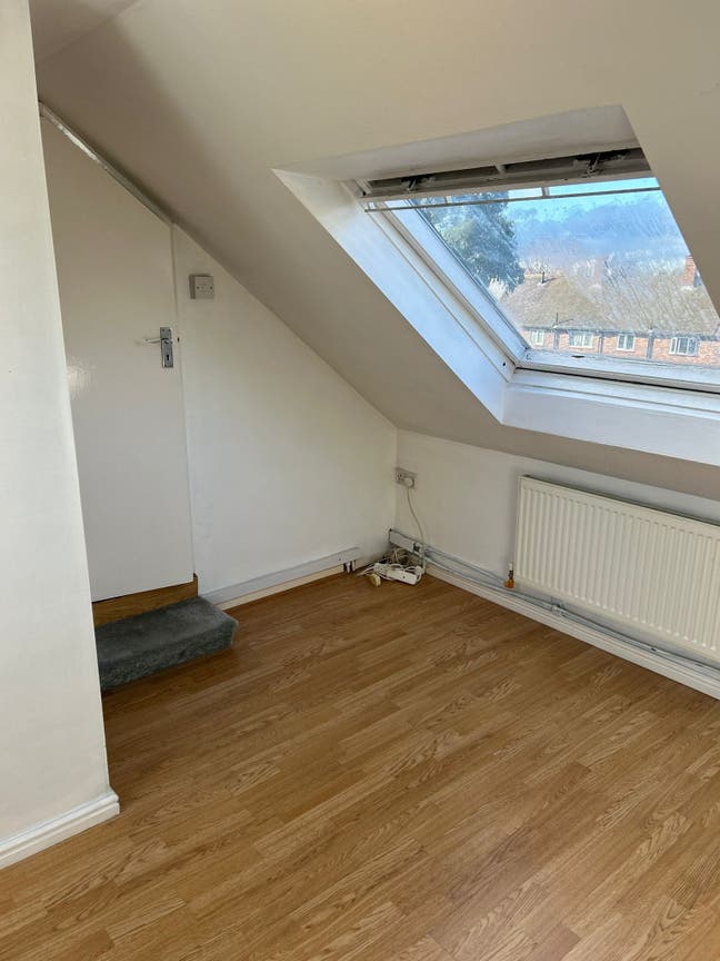 Room to Rent – Furnished Extended Loft (Male Only) Main Photo