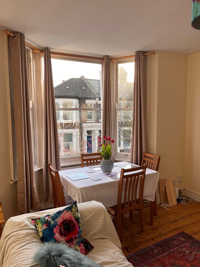 Lovely room in Clapham North Main Photo