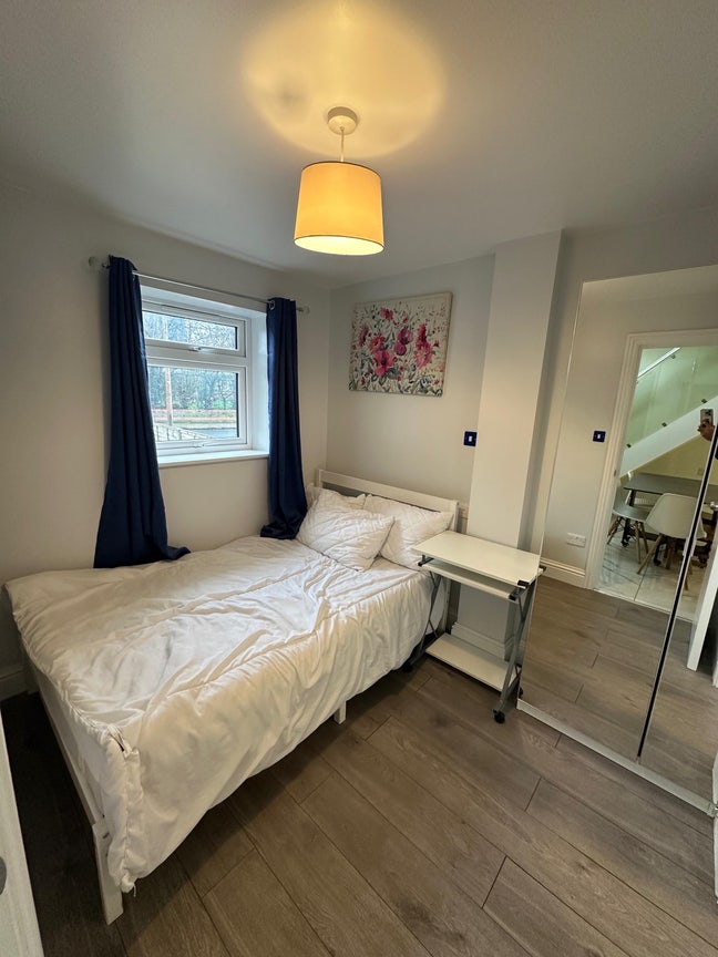 Ensuite Double Room Poplar/Canary Wharf Main Photo