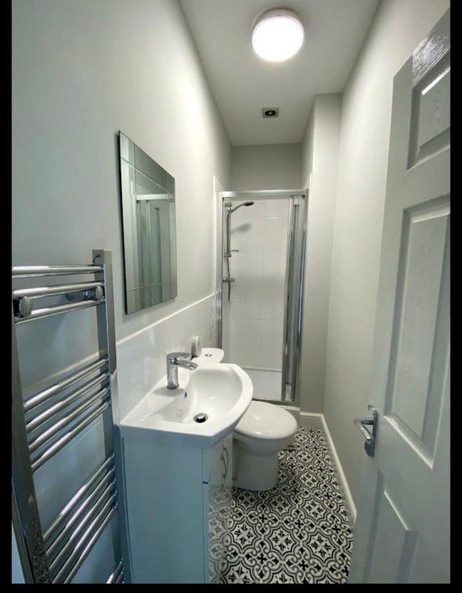 Double and single room for rent Main Photo