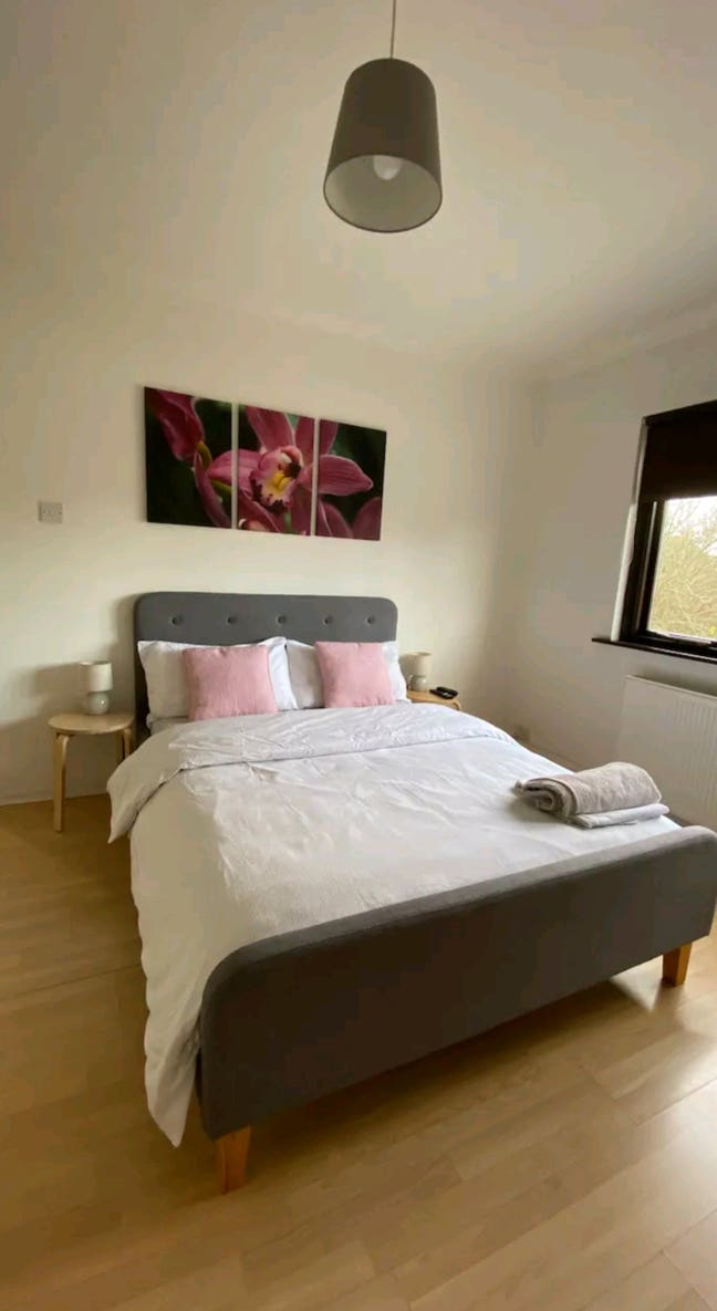 Well presented large double room Main Photo