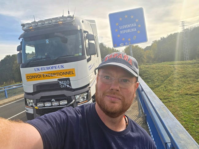 Quiet Room Needed. Main Photo