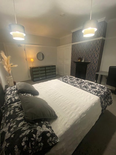  Large Double Room – Wembley Main Photo
