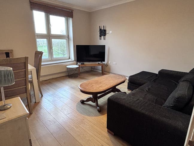 Large double room in lovely 3 bed apartment Main Photo