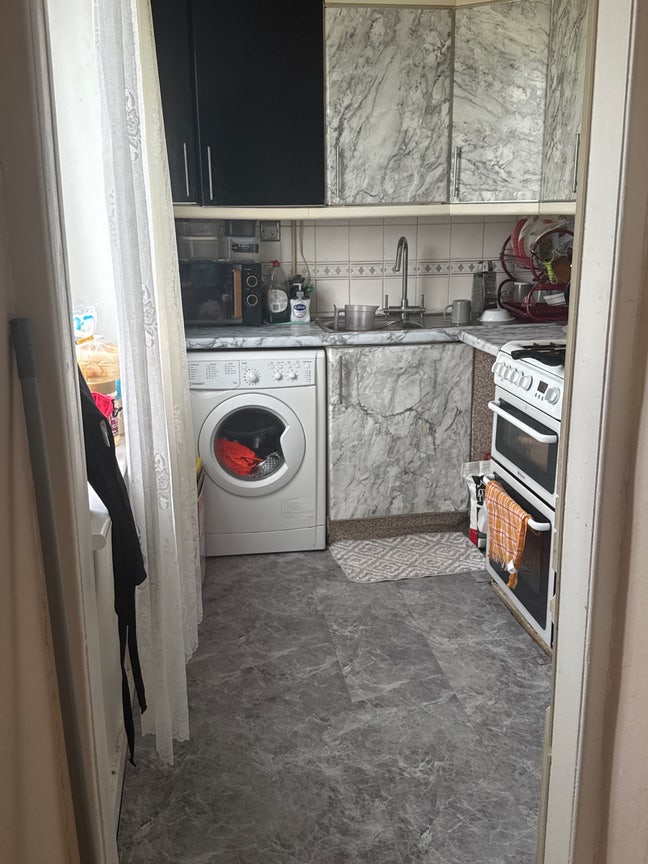 Single room for rent Main Photo