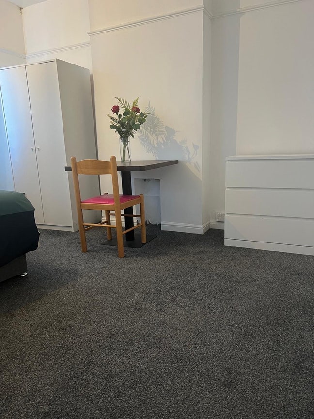 Stunning double room in Streatham  Main Photo