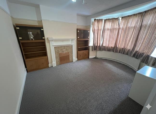 BIG Room available  Main Photo