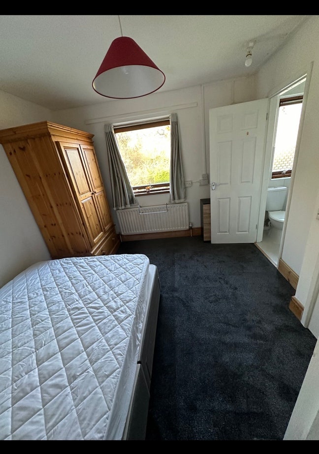 En-suite no bills Headington today !  Main Photo