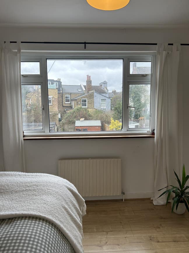 SHORT LET. 29th March - 11th April. Nunhead Main Photo