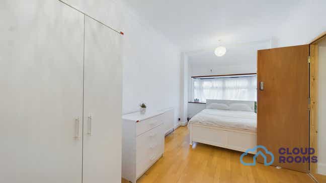 Double Room in Shared House – W5 🏠 Ealing Main Photo