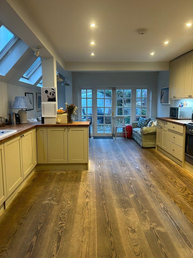 Two rooms available in amazing Fulham house Main Photo