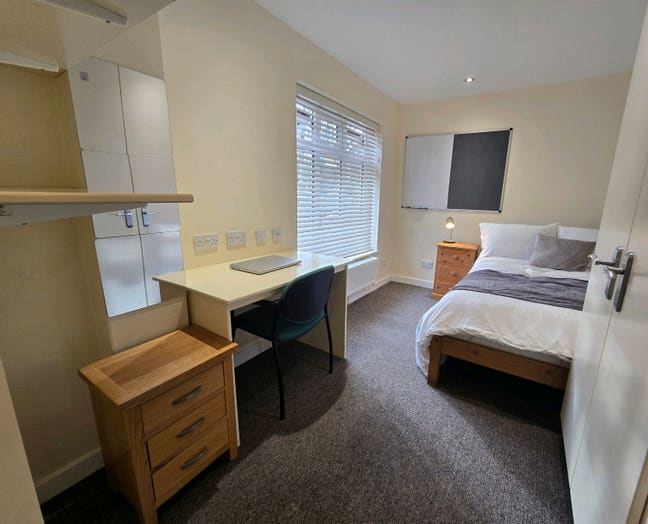 Bright all en-suite, professional house near UEA Main Photo
