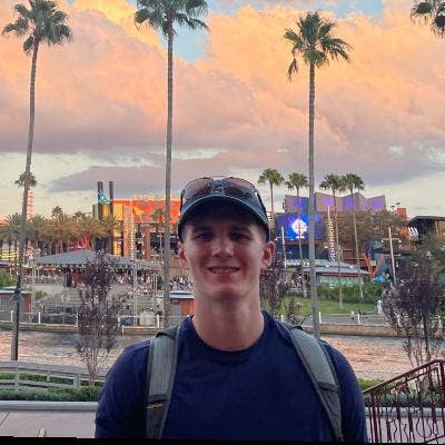 Professional Male seeks a single or double room Main Photo