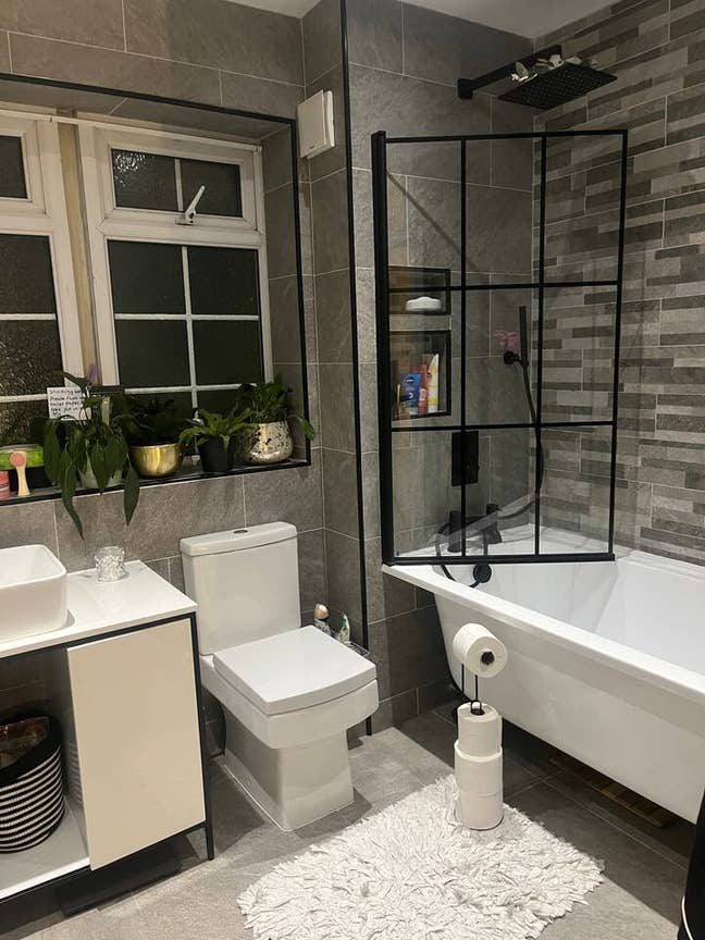 2 Seperate Room in 3 Bedroom House Main Photo