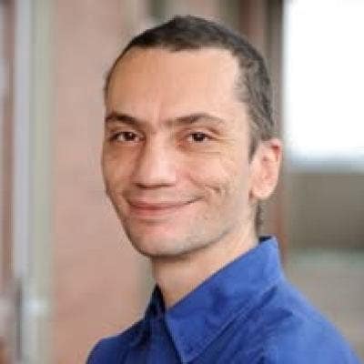 Professional Male seeks a single or double room Main Photo