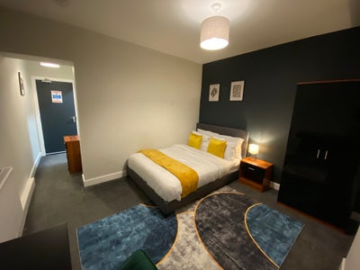 WF: Spacious Refurbished Ensuite Rooms  Main Photo