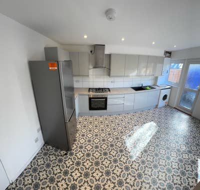 Newly refurbished room available now  Main Photo