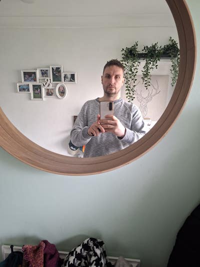 44 year old Male seeks a single or double room Main Photo