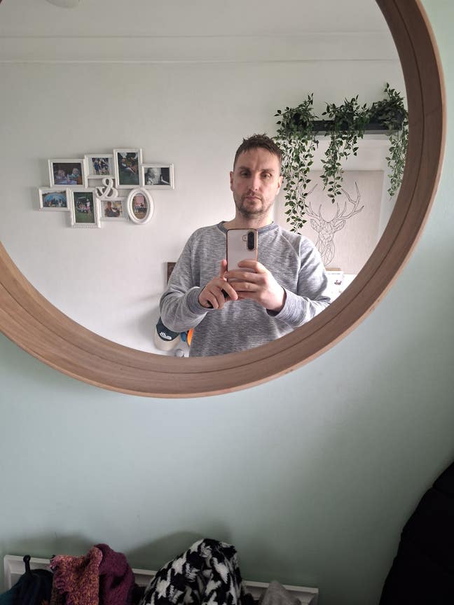 44 year old Male seeks a single or double room Main Photo