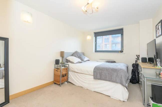 Room for &pound;600pm in LS1 next to train station Main Photo