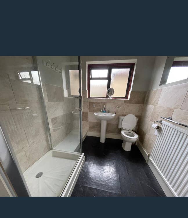 Couples with kid allowed Main Photo