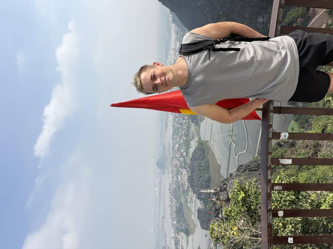 Looking for short-mid term let from April Main Photo