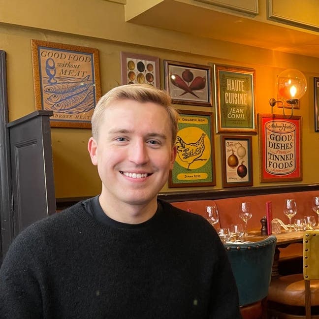 Professional Male seeks a double room Main Photo