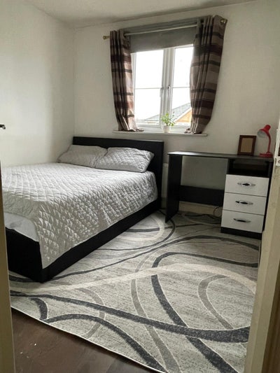 Double Room &pound;800 per Months Canray Whart Dockland  Main Photo