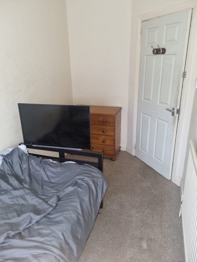 Small single room  Main Photo