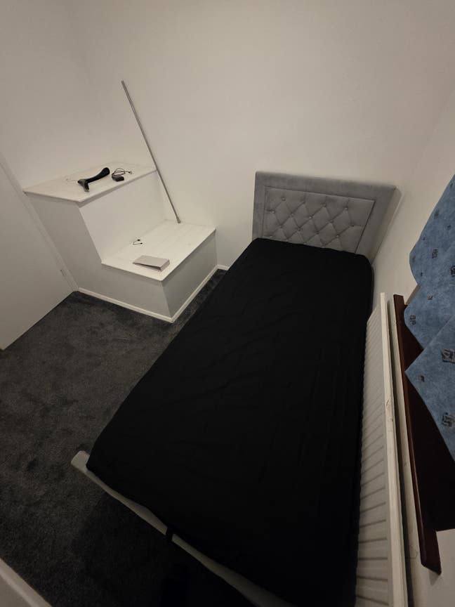 Single Room for Rent Main Photo