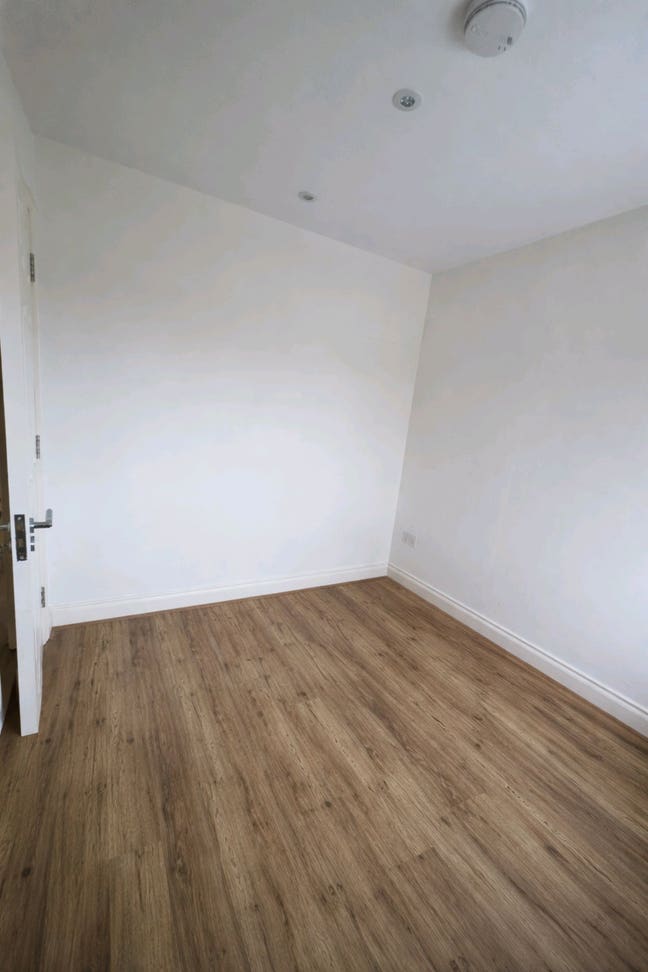 Small Double/Single Room in musical household Main Photo