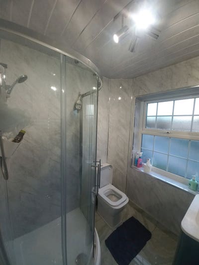 Shared room available  Main Photo