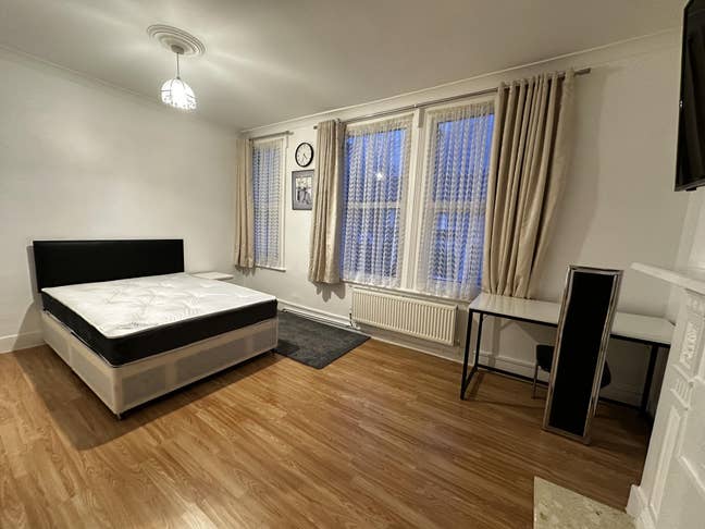 Newly Renovated Rooms in Professional Household Main Photo