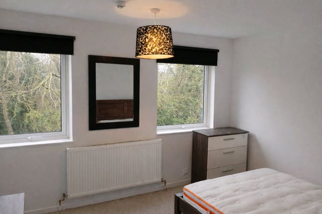 2 Lovely rooms, Leverstock Green, Cleaner, fr &pound;650 Main Photo