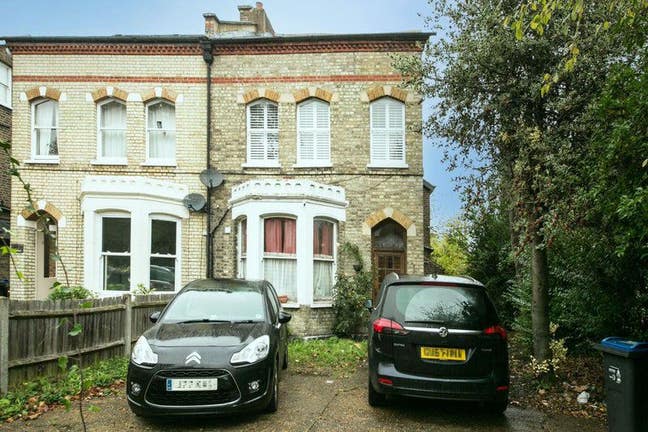 Spacious Double Room in Wimbledon Main Photo