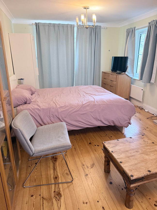 Double-bedrooms in peaceful Walderslade Woods Main Photo