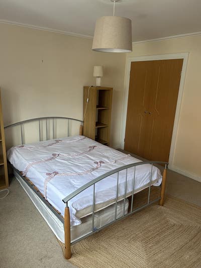 Room for Rent in a 2 bed apartment Main Photo