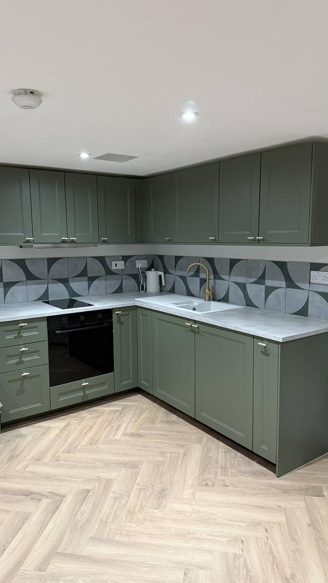 Brand new Garden Flat 1 bedroom with Parking Kidbr Main Photo