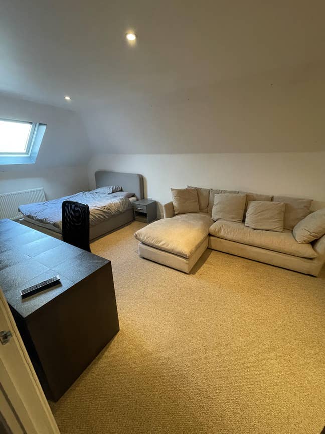 Private Ensuite | Bills Included | Near Station !! Main Photo