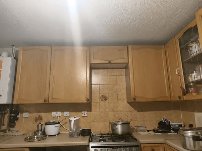 I want a replacement by a female tenant  Main Photo