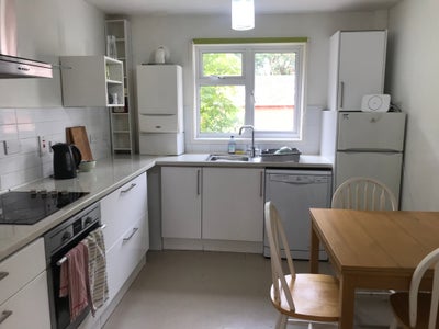 Bright sunny double room in Lewes Main Photo