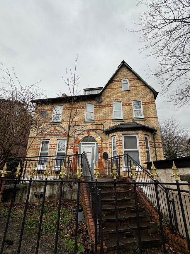 Double Room Available - Walley Range, Manchester Main Photo