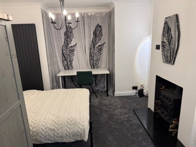 Luxurious Double room in newly renovated House Main Photo