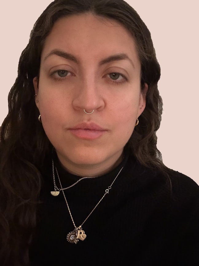 Professional Female seeks a double room Main Photo